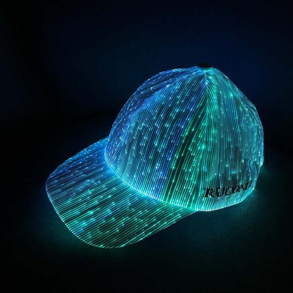 Multicolor changing hat - Picture 4 of 6